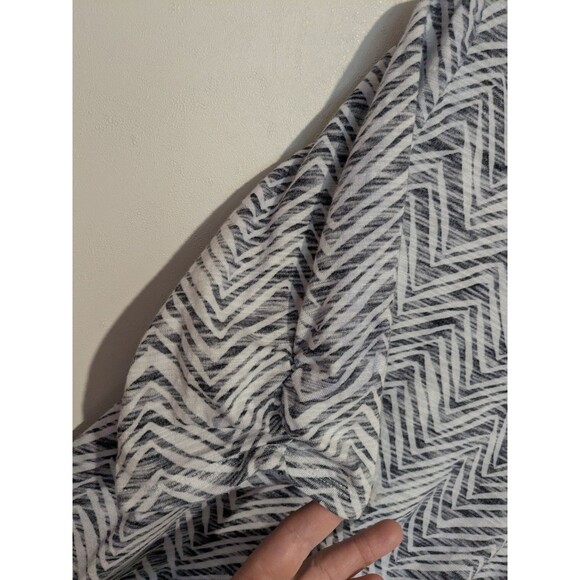 Chico’s Puff Sleeve Blouse 2 L Black White Chevron Stretch Knit Top Cotton Modal - Picture 3 of 5